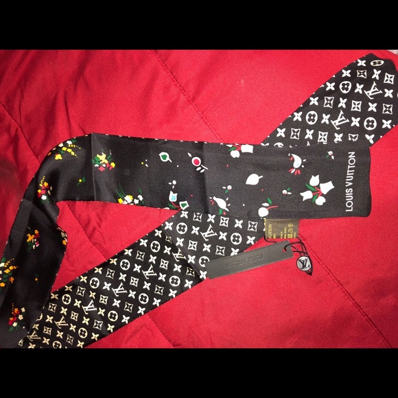 lv skinny scarf